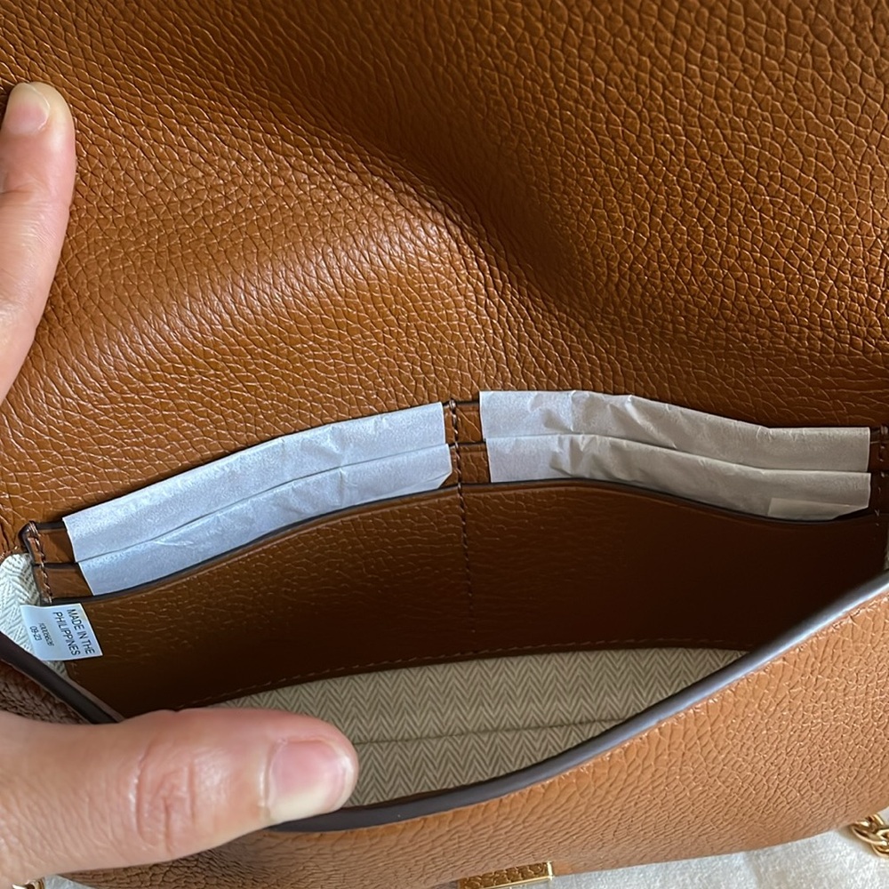 New✨ Tory Burch chelsea pebbled crossbody bag (brown) - Picture 7 of 15